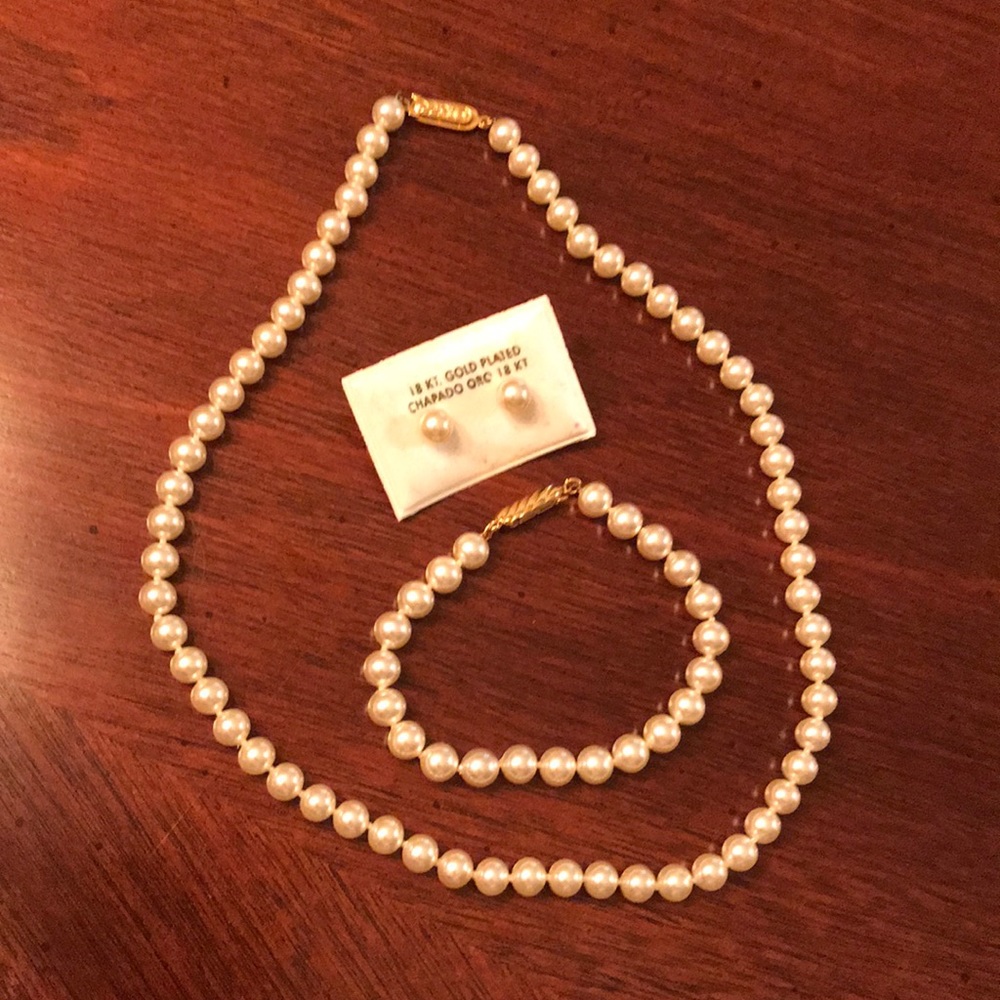 Costume pearl set